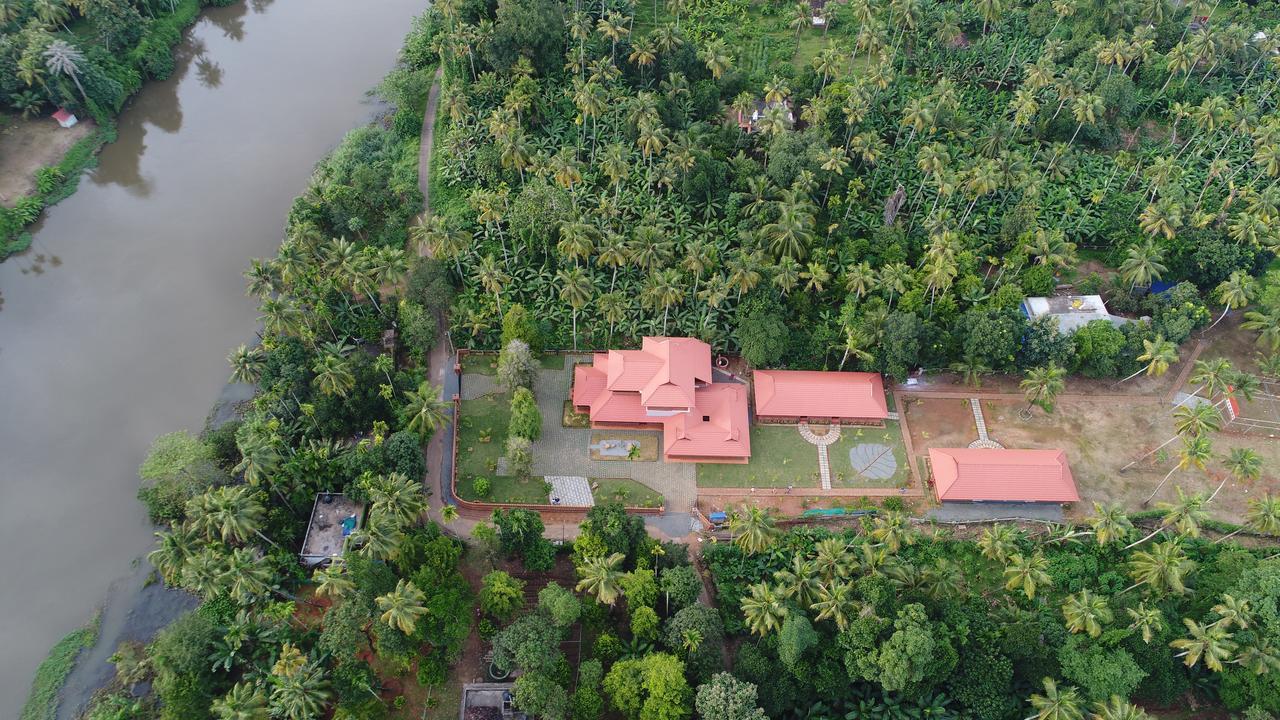 Neelambari Resorts Urakam Exterior foto